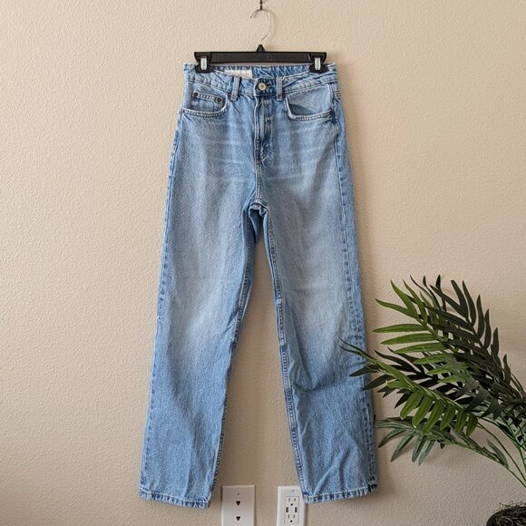 Zara Denim - Zara High-Waisted Mom Fit Jeans Light Blue